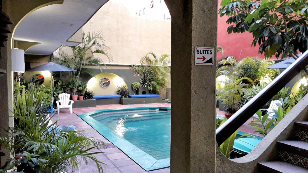Solimar Inn Suites Zihuatanejo Esterno foto